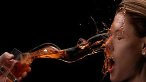  ఒకప్పుడు అమ్మాయిలపైనే యాసిడ్ దాడులు 