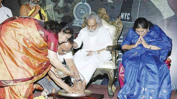 ఒకే వేదికపై ఇద్దరు... ఒకే వేదికపై ఇద్దరు...