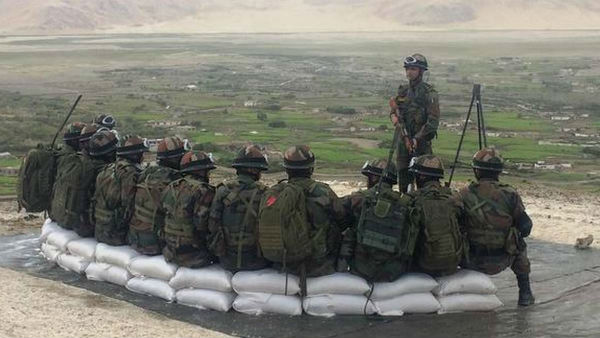 అటు చర్చలు- ఇటు కుట్రలు... అటు చర్చలు- ఇటు కుట్రలు...