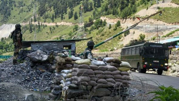 ఆక్రమిత ప్రాంతంలోనే పెట్రోలింగ్ పాయింట్లు... ఆక్రమిత ప్రాంతంలోనే పెట్రోలింగ్ పాయింట్లు...