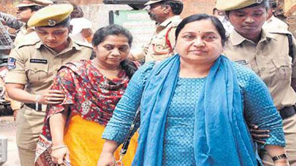 దేవికారాణి అక్రమాలపై దృష్టి పెట్టి దూకుడు పెంచిన ఏసీబీ