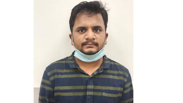 వైఎస్ తేజ అలియాస్ ఫేక్ డాక్టర్..