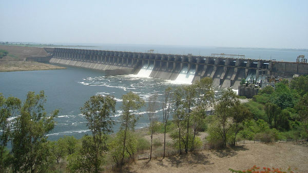 ప్రకాశం బ్యారేజీకి దిగువన రెండు బ్యారేజీల నిర్మాణానికి పరిపాలనా ఉత్తర్వులు 