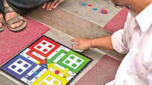  మోసం చేసి గెలుస్తున్నారని ఫిర్యాదులో పేర్కొన్న యువతి 