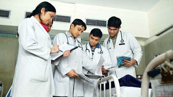 జిల్లా ఆస్పత్రుల్లో మెడికల్ పీజీ విద్యార్థులకు శిక్షణ తప్పనిసరి