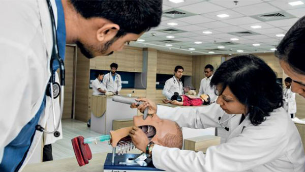 వైద్యుల కొరత తగ్గించేందుకు , క్షేత్ర స్థాయి పరిస్థితులు తెలుసుకోవటానికి