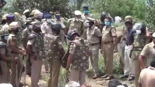 ప్రియురాలితో పారిపోయిన అన్న