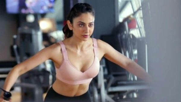 హైదరాబాద్ లో దంచేసిన రకుల్ హైదరాబాద్ లో దంచేసిన రకుల్