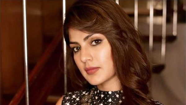 డ్రగ్ డీలర్‌తో రియా డైరెక్ట్ కాంటాక్ట్..