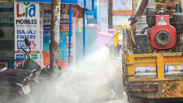 అటు రైతుగా... ఇటు కోవిడ్ 19 వారియర్‌గా...