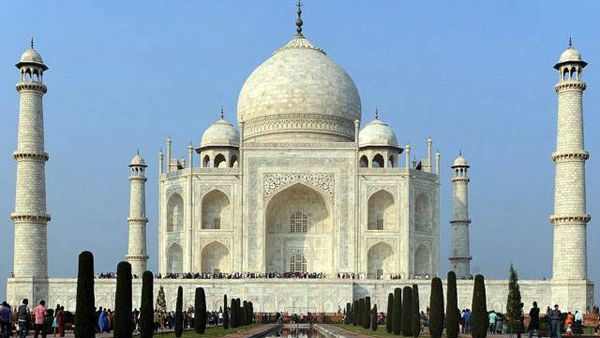 కరోనా నిబంధనలను పాటిస్తూ తాజ్ సందర్శన .. ఆన్ లైన్ లో టికెట్ విక్రయాలు 