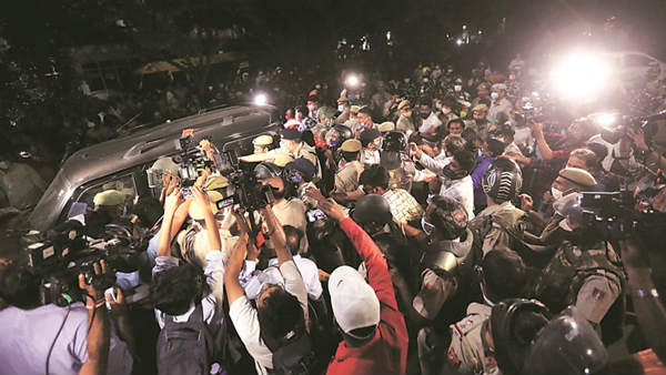 చంద్రశేఖర్ ఆజాద్ నిరసన.. అదుపులోకి