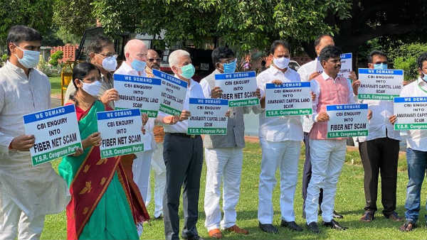 మీడియా నోరు నొక్కుతున్న కోర్టులు.. మీడియా నోరు నొక్కుతున్న కోర్టులు..