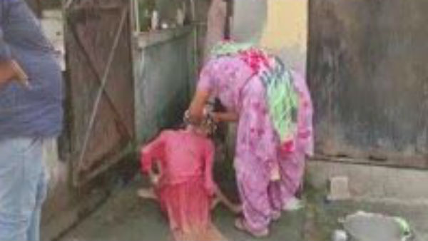 ఏడాదిపాటు టాయ్లెట్లో బందీగా.. ఏడాదిపాటు టాయ్లెట్లో బందీగా..