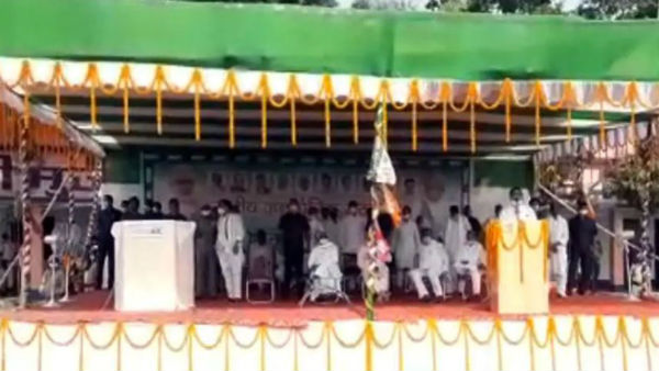 Four held for throwing slipper at Nitish Kumar at election rally in sakra Four held for throwing slipper at Nitish Kumar at election rally in sakra