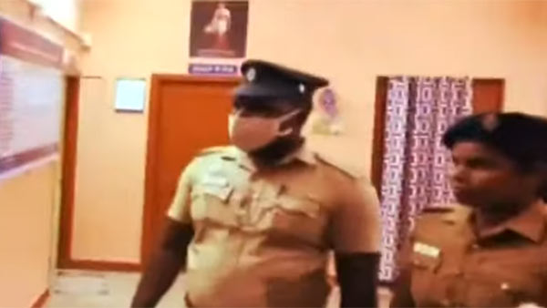 చేతికి చిక్కడంతో రింగరింగ రింగారింగా చేతికి చిక్కడంతో రింగరింగ రింగారింగా