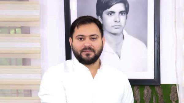 కేంద్రం కుర్చీ కోసమే పోటీ పడుతుందని తేజస్వి యాదవ్ ఆగ్రహం