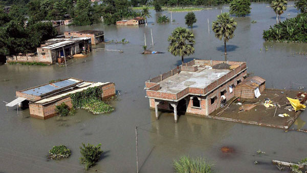 వ్యర్థాలతో నిండిన షా హతీమ్ తలాబ్ 