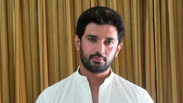 మోడీ ఫొటోలు నితీష్ కుమార్‌కే అవసరం