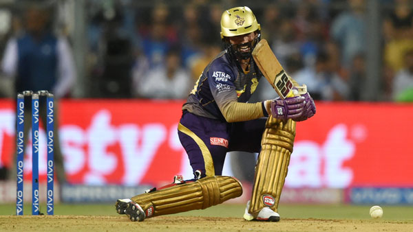 దినేష్ కార్తీక్‌పై విమర్శలు..