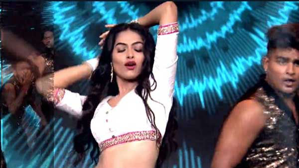  భావోద్వేగానికి గురైన దివి