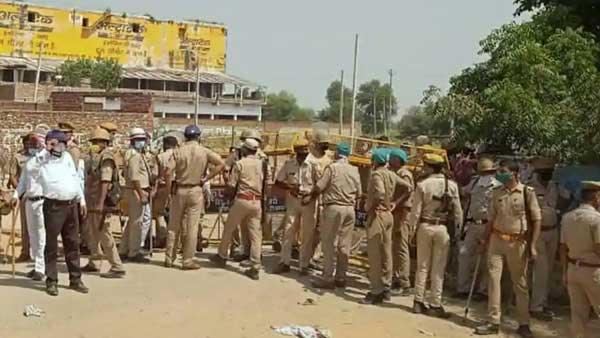 డాక్టర్ రమేశ్ బాబు వింత వాదన డాక్టర్ రమేశ్ బాబు వింత వాదన