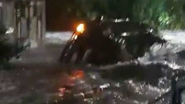 వెల్లువగా మారిన ఫిర్యాదులు .. వర్షంతో జీహెచ్ఎంసీ అధికారుల తిప్పలు 