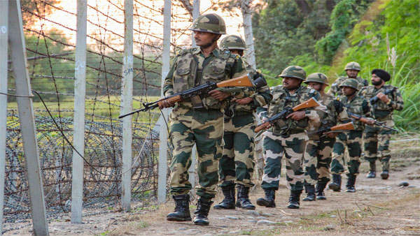 Ceasefire violation by Pakistan along LoC; 3 Indian Army soldiers killed Ceasefire violation by Pakistan along LoC; 3 Indian Army soldiers killed