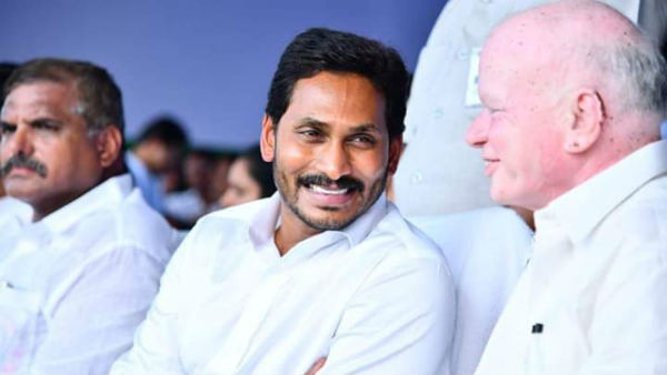 వైసీపీకి తొలిసారి బీసీల అండ... వైసీపీకి తొలిసారి బీసీల అండ...