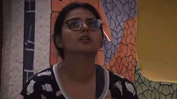  మోనాల్‌ను ఎందుకు సేవ్ చేస్తున్నారు..?