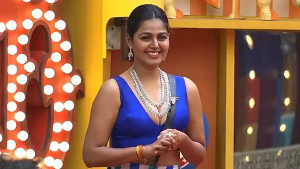 బ్లూకలర్ ఔట్ఫిట్తో కిరాక్ బ్లూకలర్ ఔట్ఫిట్తో కిరాక్