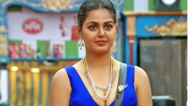  సోషల్‌ మీడియాలో మోనాల్ పై ట్రోలింగ్స్