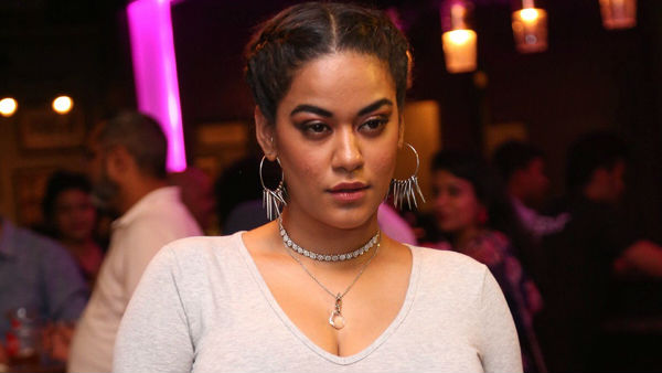 మీడియాపైన ఫైర్ అయిన ముమైత్ ఖాన్