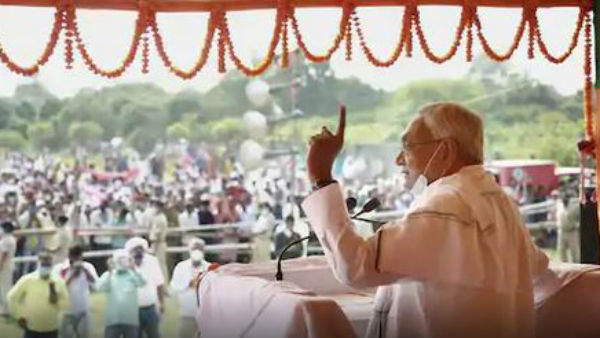 రాజ్ కుమార్ రాయ్ వర్సెస్ తేజ్ ప్రతాప్... రాజ్ కుమార్ రాయ్ వర్సెస్ తేజ్ ప్రతాప్...