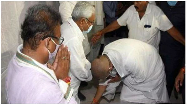 నిన్ననే నితీశ్ పాదాలు తాకిన చిరాగ్...