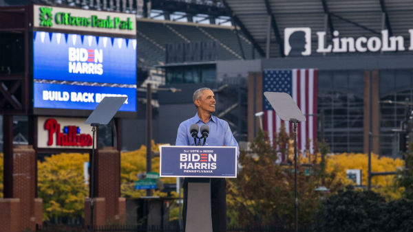 obama lambasted on disfunctioned donald trump in his first rally in us poll campaign obama lambasted on disfunctioned donald trump in his first rally in us poll campaign