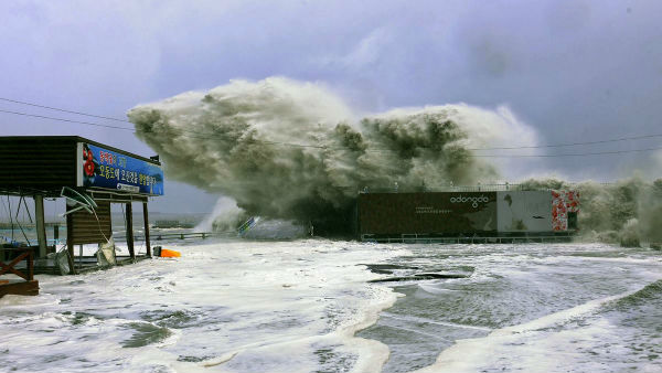 హుదుద్ తుపాను హుదుద్ తుపాను