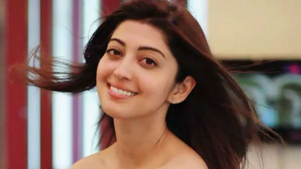  హోటల్ లో ప్రణీత ఉన్నారు వచ్చేయండి