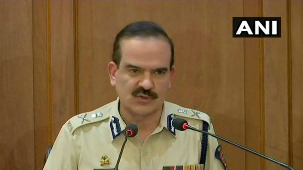 యాడ్స్ కోసం అడ్డదారి తొక్కారా.. యాడ్స్ కోసం అడ్డదారి తొక్కారా..