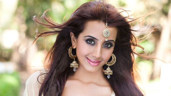 సంజనాను సంకనాకించిన వార్నింగ్ లెటర్