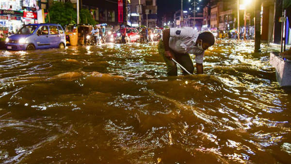 మరో రెండు రోజుల వర్షం .. వణికిపోతున్న నగర వాసులు 