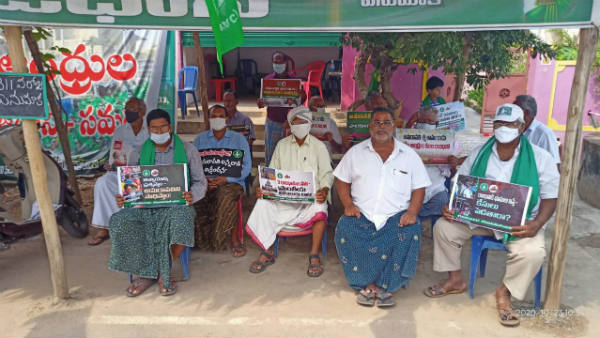 బీజేపీ చీరల కామెంట్లతో మరింత రచ్చ.. బీజేపీ చీరల కామెంట్లతో మరింత రచ్చ..