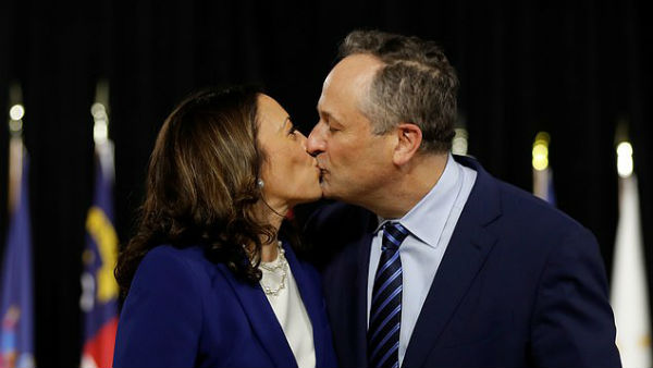 డగ్లస్ ఎమ్హాఫ్ భావోద్వేగం..