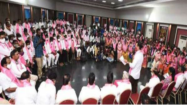 50శాతం సీట్లు మహిళలకే.. ఇదే కేసీఆర్ చట్టం..