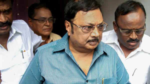 డీఎంకేలో చిచ్చురేపిన అళగిరి డీఎంకేలో చిచ్చురేపిన అళగిరి