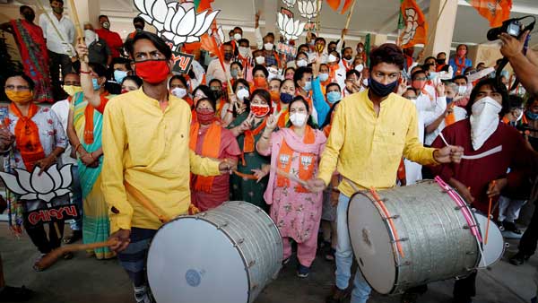 ఎన్డీఏకి ఎవ్వరితో పనిలేదు