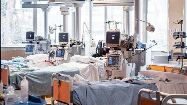 యూఎస్ లో 24 గంటల వ్యవధిలో 1,535 మరణాలు