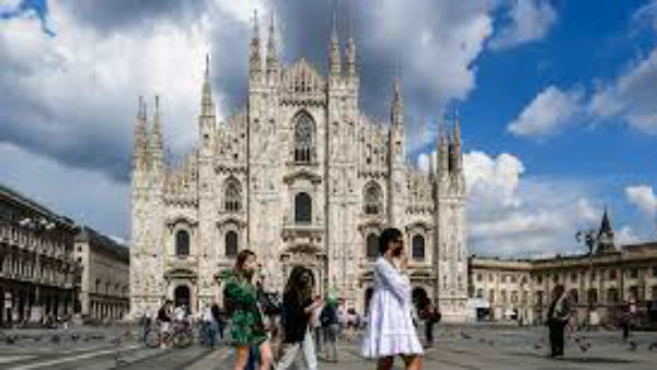 బ్రిటన్‌లో నెలపాటు కఠిన లాక్‌డౌన్..