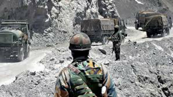 వెనక్కి తగ్గినట్లే తగ్గి...