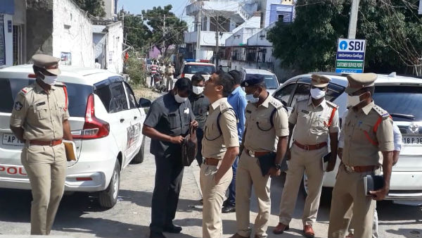 Rs.90 lakhs robbed in state bank nadikudi branch in guntur district